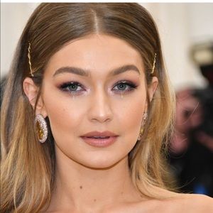 Meet your Posher, Saima